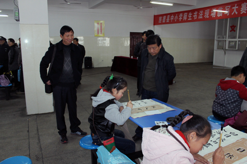 旌德县中小学师生书法现场临写大赛在我校举行